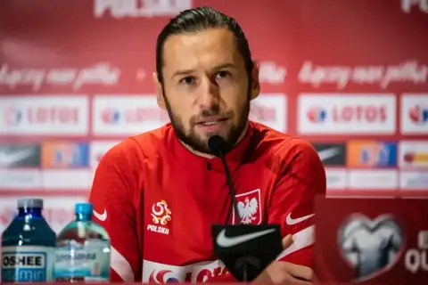 Grzegorz Krychowiak, w jakim klubie gra? Piłkarz reprezentacji Polski udziela wywiadu na konferencji prasowej.