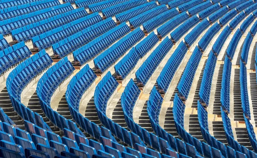 Jedzenie na stadion - Co wolno wnieść i jak uniknąć problemów?