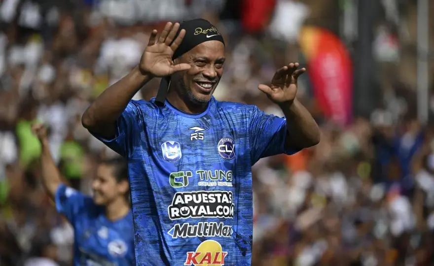Gdzie gra Ronaldinho? Ravenna FC i status jego powrotu