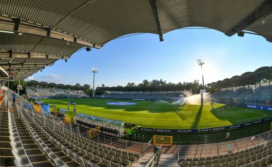 Stadion Miedzi Legnica - Przewodnik dla Kibica