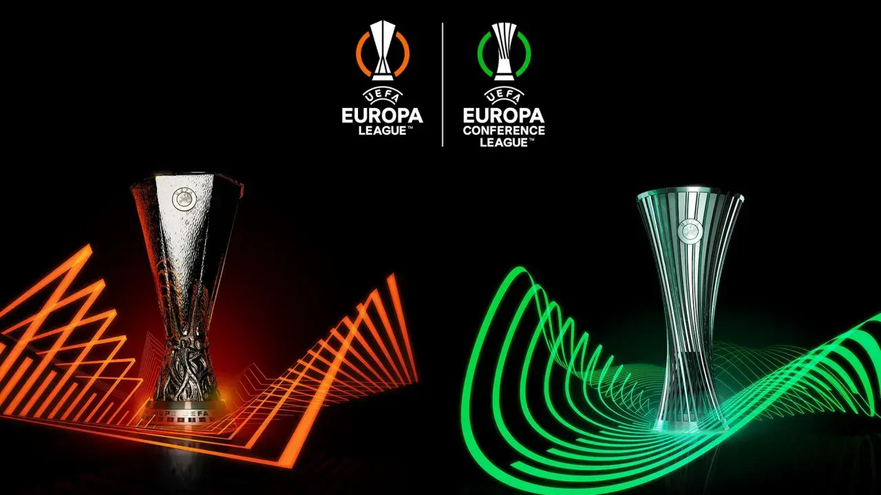 Trofea Ligi Europy i Ligi Konferencji UEFA, symbolizujące zmagania w eliminacjach.