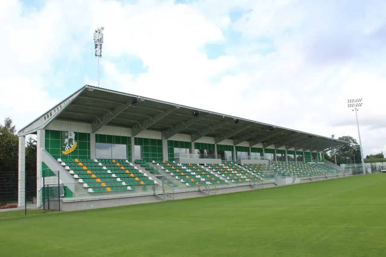 Nowe trybuny stadionu w Białej Podlaskiej czekają na kibiców.